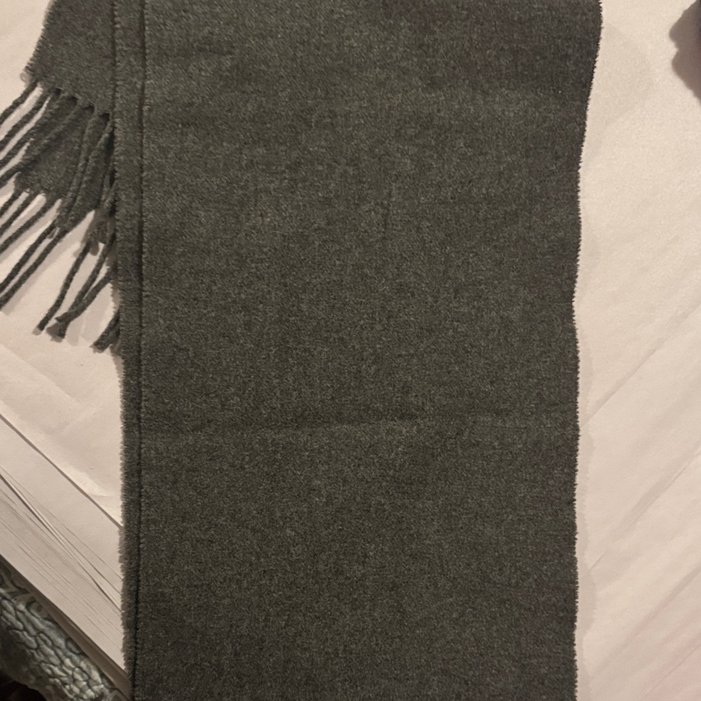 Polo by Ralph Lauren 100% Wool Dark Gray Scarf with Fringe - Picture 4 of 5